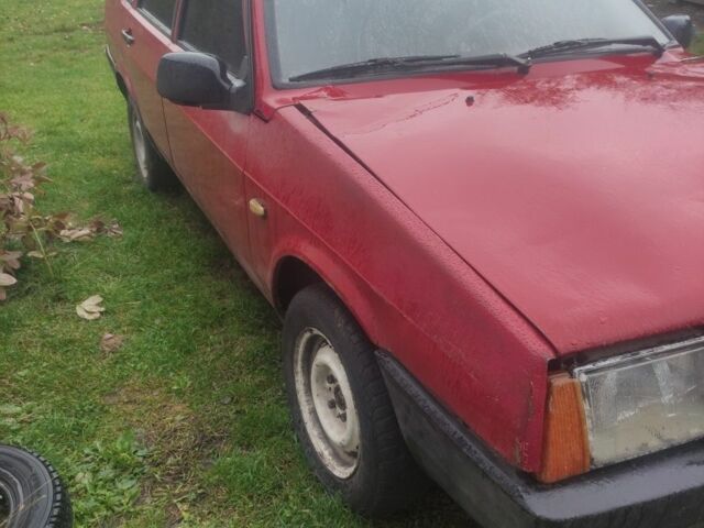 Красный ВАЗ 21099, объемом двигателя 1.5 л и пробегом 275 тыс. км за 632 $, фото 1 на Automoto.ua