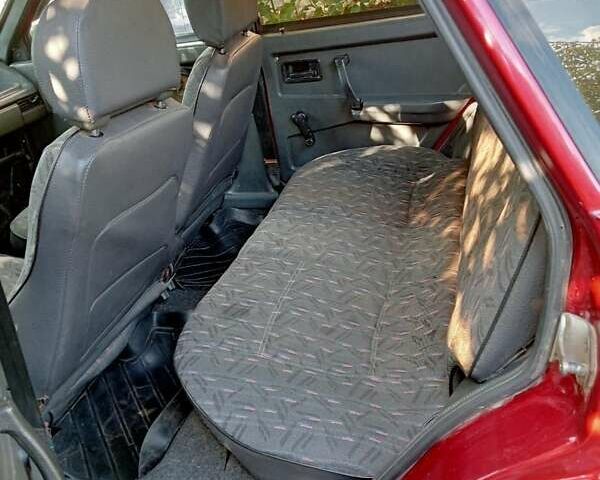 Красный ВАЗ 21099, объемом двигателя 1.5 л и пробегом 69 тыс. км за 750 $, фото 3 на Automoto.ua