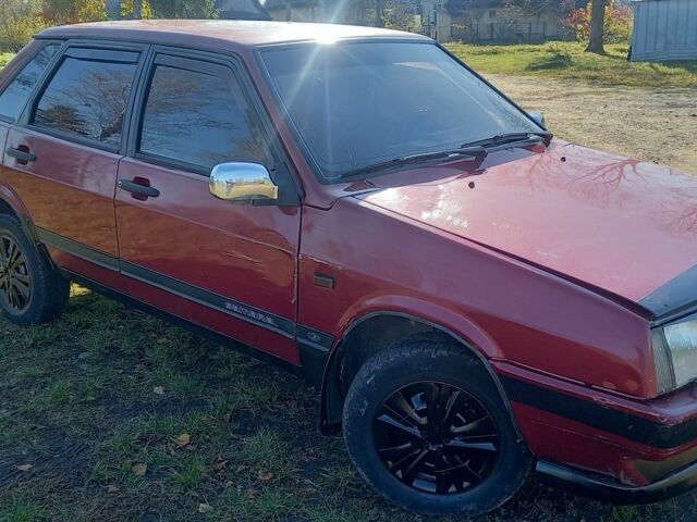 Красный ВАЗ 21099, объемом двигателя 1.5 л и пробегом 322 тыс. км за 750 $, фото 5 на Automoto.ua