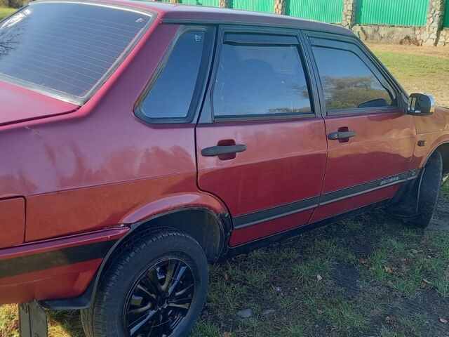 Красный ВАЗ 21099, объемом двигателя 1.5 л и пробегом 322 тыс. км за 750 $, фото 2 на Automoto.ua