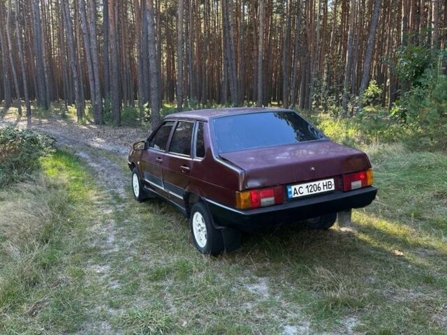 Красный ВАЗ 21099, объемом двигателя 1.5 л и пробегом 290 тыс. км за 850 $, фото 2 на Automoto.ua