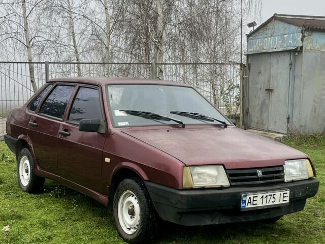 Красный ВАЗ 21099, объемом двигателя 1.5 л и пробегом 215 тыс. км за 1300 $, фото 2 на Automoto.ua