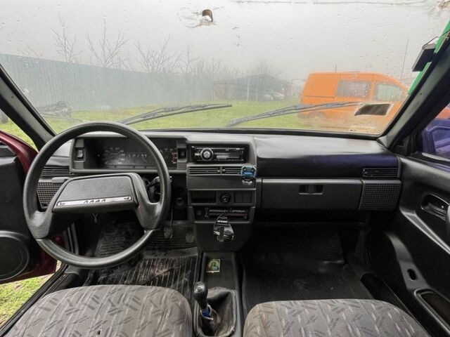 Красный ВАЗ 21099, объемом двигателя 1.5 л и пробегом 215 тыс. км за 1300 $, фото 6 на Automoto.ua