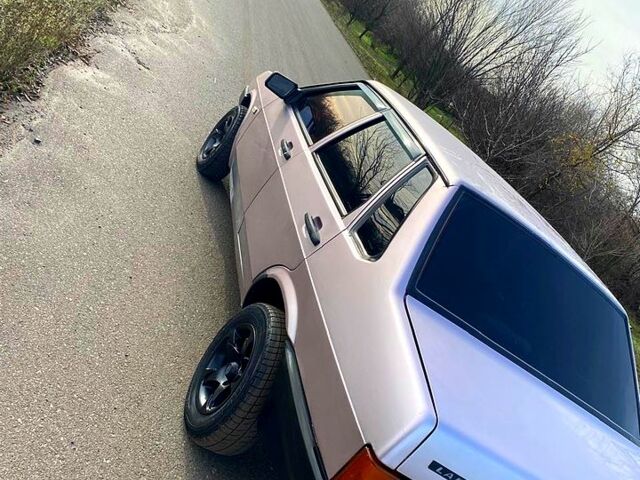 Красный ВАЗ 21099, объемом двигателя 1.5 л и пробегом 300 тыс. км за 1650 $, фото 5 на Automoto.ua