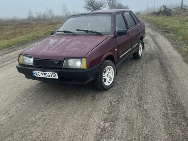 Красный ВАЗ 21099, объемом двигателя 1.5 л и пробегом 177 тыс. км за 1350 $, фото 1 на Automoto.ua
