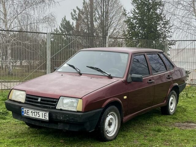 Красный ВАЗ 21099, объемом двигателя 1.5 л и пробегом 215 тыс. км за 1300 $, фото 3 на Automoto.ua