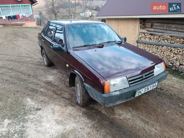 Красный ВАЗ 21099, объемом двигателя 1.5 л и пробегом 32 тыс. км за 2150 $, фото 2 на Automoto.ua