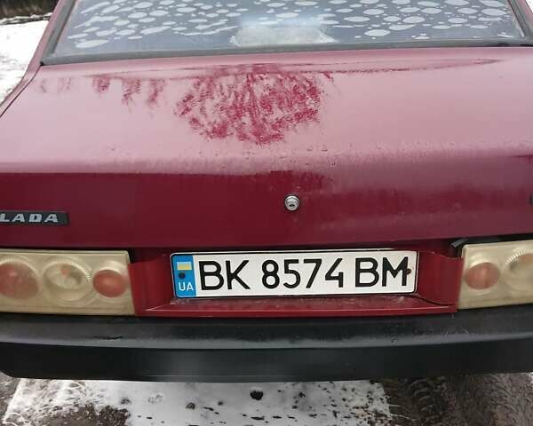 Красный ВАЗ 21099, объемом двигателя 1.5 л и пробегом 184 тыс. км за 1500 $, фото 4 на Automoto.ua