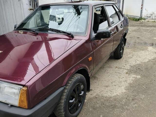 Красный ВАЗ 21099, объемом двигателя 1.5 л и пробегом 163 тыс. км за 999 $, фото 1 на Automoto.ua