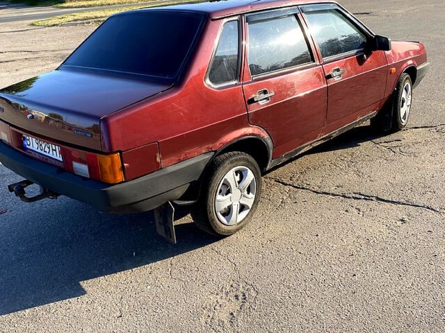 Красный ВАЗ 21099, объемом двигателя 1.5 л и пробегом 217 тыс. км за 1400 $, фото 4 на Automoto.ua