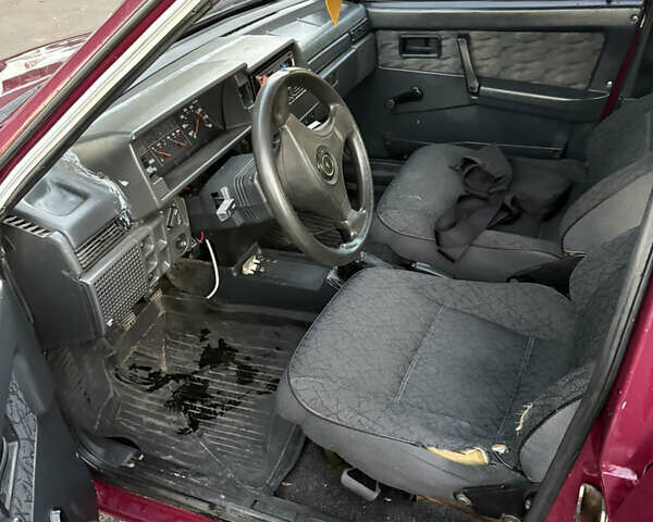 Красный ВАЗ 21099, объемом двигателя 1.6 л и пробегом 280 тыс. км за 1400 $, фото 5 на Automoto.ua