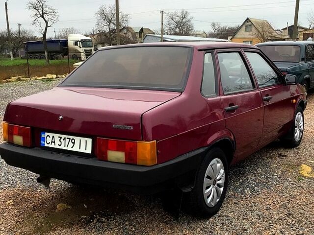 Красный ВАЗ 21099, объемом двигателя 1.5 л и пробегом 150 тыс. км за 1550 $, фото 3 на Automoto.ua