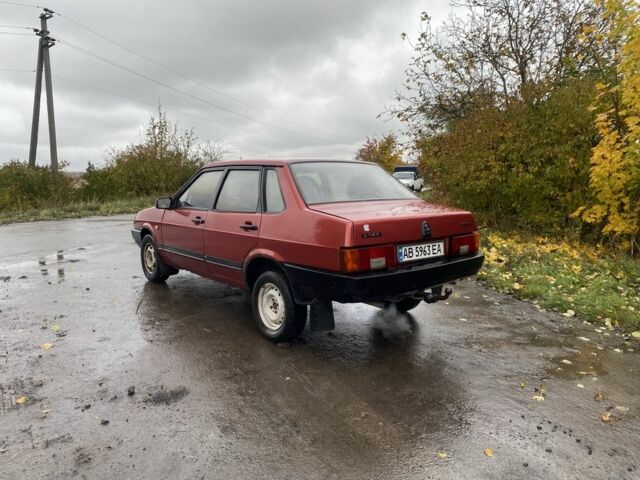 Красный ВАЗ 21099, объемом двигателя 1.5 л и пробегом 300 тыс. км за 800 $, фото 1 на Automoto.ua