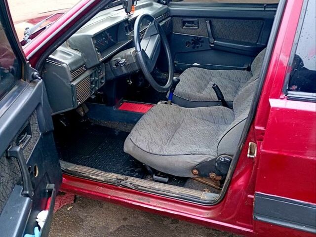 Червоний ВАЗ 21099, об'ємом двигуна 1.5 л та пробігом 215 тис. км за 1600 $, фото 4 на Automoto.ua