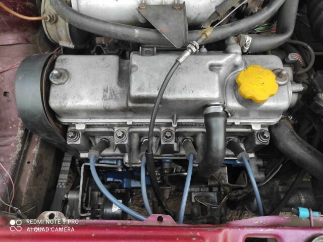 Красный ВАЗ 21099, объемом двигателя 1.5 л и пробегом 200 тыс. км за 952 $, фото 4 на Automoto.ua