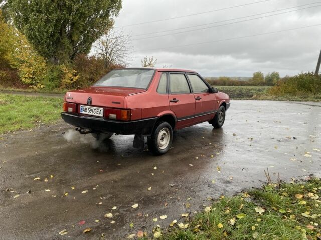 Красный ВАЗ 21099, объемом двигателя 1.5 л и пробегом 300 тыс. км за 800 $, фото 2 на Automoto.ua