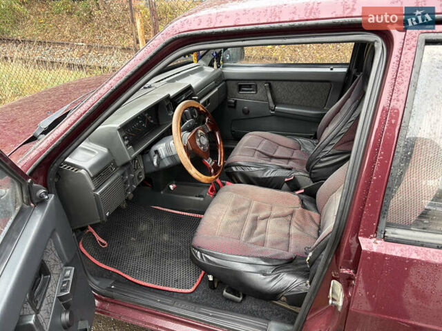 Красный ВАЗ 21099, объемом двигателя 1.6 л и пробегом 305 тыс. км за 1300 $, фото 3 на Automoto.ua