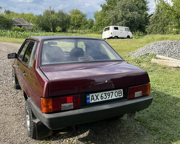 Красный ВАЗ 21099, объемом двигателя 1.5 л и пробегом 300 тыс. км за 1500 $, фото 3 на Automoto.ua