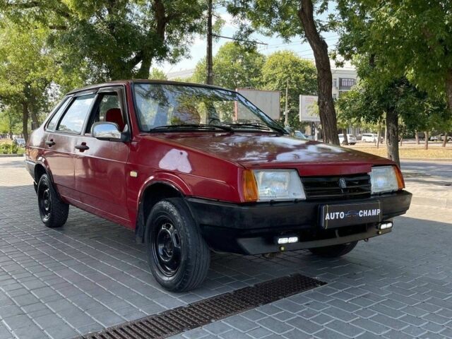 Красный ВАЗ 21099, объемом двигателя 1.5 л и пробегом 250 тыс. км за 1150 $, фото 1 на Automoto.ua