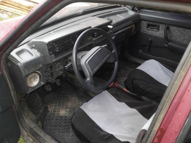 Красный ВАЗ 21099, объемом двигателя 0 л и пробегом 350 тыс. км за 1100 $, фото 4 на Automoto.ua