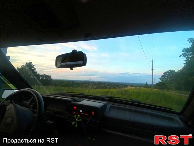 Красный ВАЗ 21099, объемом двигателя 1.5 л и пробегом 0 тыс. км за 2000 $, фото 8 на Automoto.ua