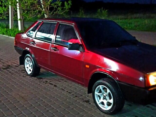 Красный ВАЗ 21099, объемом двигателя 1.5 л и пробегом 0 тыс. км за 2000 $, фото 6 на Automoto.ua