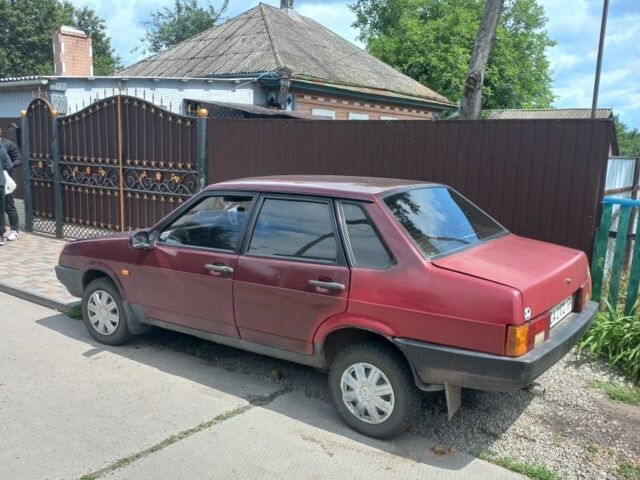 Красный ВАЗ 21099, объемом двигателя 1.5 л и пробегом 160 тыс. км за 699 $, фото 3 на Automoto.ua