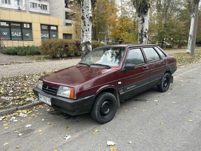 Красный ВАЗ 21099, объемом двигателя 1.5 л и пробегом 100 тыс. км за 798 $, фото 2 на Automoto.ua