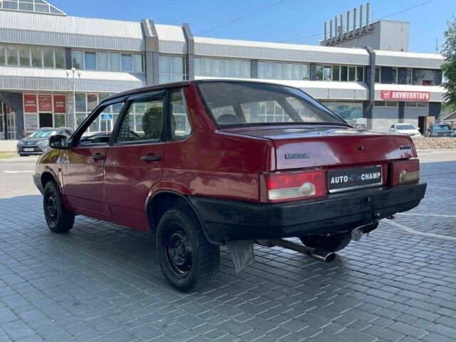Красный ВАЗ 21099, объемом двигателя 1.5 л и пробегом 250 тыс. км за 1150 $, фото 2 на Automoto.ua