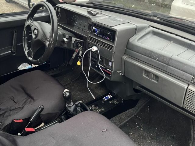 Красный ВАЗ 21099, объемом двигателя 1.5 л и пробегом 300 тыс. км за 1500 $, фото 4 на Automoto.ua