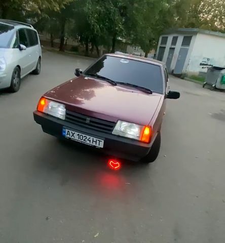 Красный ВАЗ 21099, объемом двигателя 1.5 л и пробегом 200 тыс. км за 2100 $, фото 2 на Automoto.ua