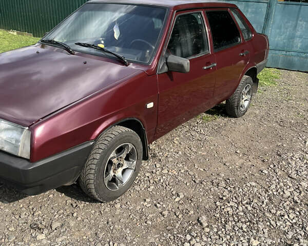 Красный ВАЗ 21099, объемом двигателя 1.5 л и пробегом 300 тыс. км за 1500 $, фото 2 на Automoto.ua