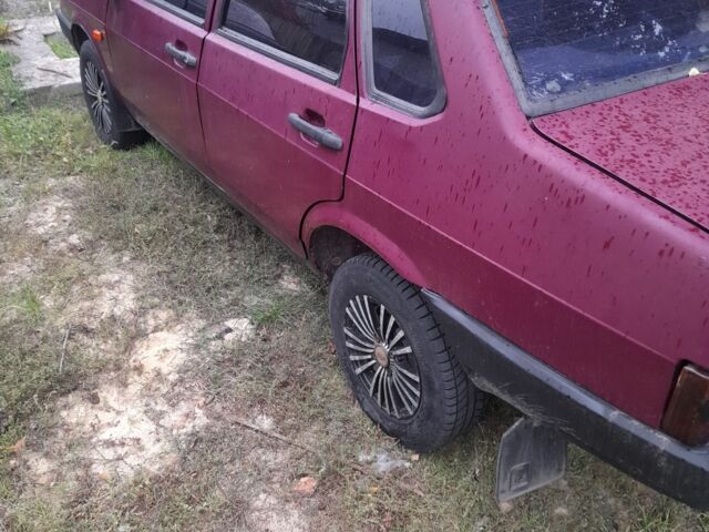 Красный ВАЗ 21099, объемом двигателя 0 л и пробегом 350 тыс. км за 1100 $, фото 1 на Automoto.ua