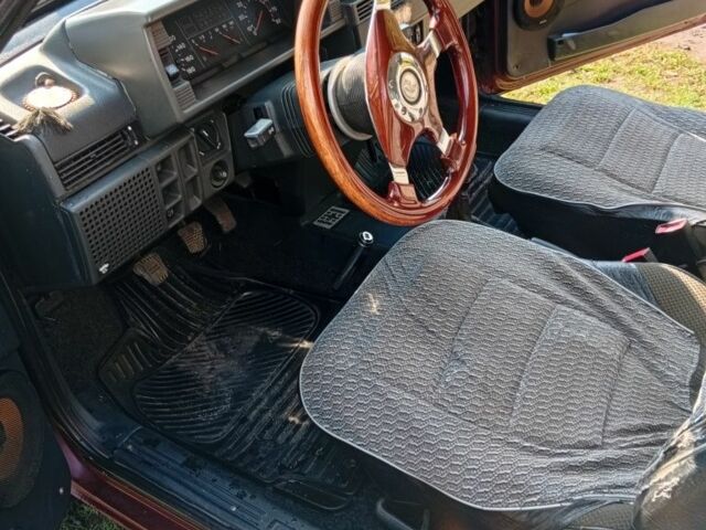 Красный ВАЗ 21099, объемом двигателя 1.5 л и пробегом 160 тыс. км за 1700 $, фото 4 на Automoto.ua