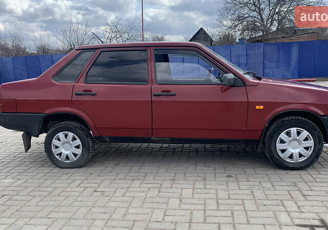 Красный ВАЗ 21099, объемом двигателя 1.6 л и пробегом 270 тыс. км за 1199 $, фото 1 на Automoto.ua