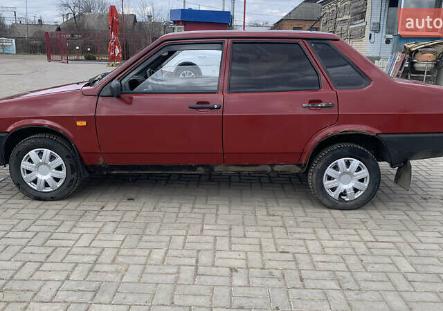 Красный ВАЗ 21099, объемом двигателя 1.6 л и пробегом 270 тыс. км за 1199 $, фото 3 на Automoto.ua