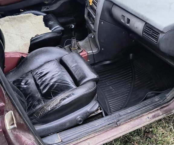 Красный ВАЗ 21099, объемом двигателя 1.6 л и пробегом 270 тыс. км за 830 $, фото 3 на Automoto.ua