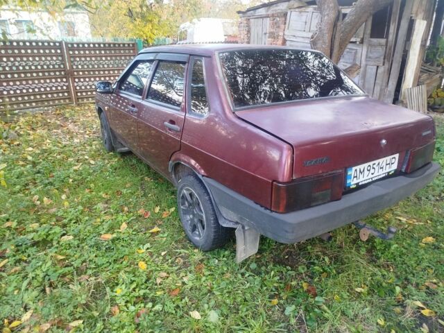 Красный ВАЗ 21099, объемом двигателя 1.6 л и пробегом 1000 тыс. км за 1200 $, фото 2 на Automoto.ua
