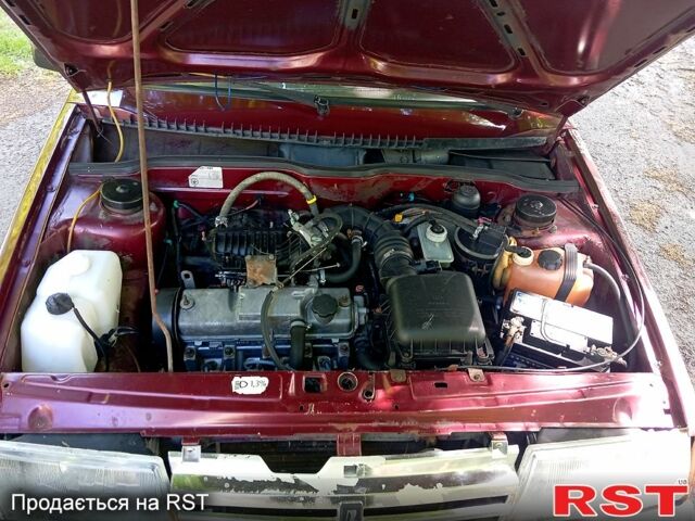 Красный ВАЗ 21099, объемом двигателя 1.6 л и пробегом 100 тыс. км за 1050 $, фото 6 на Automoto.ua