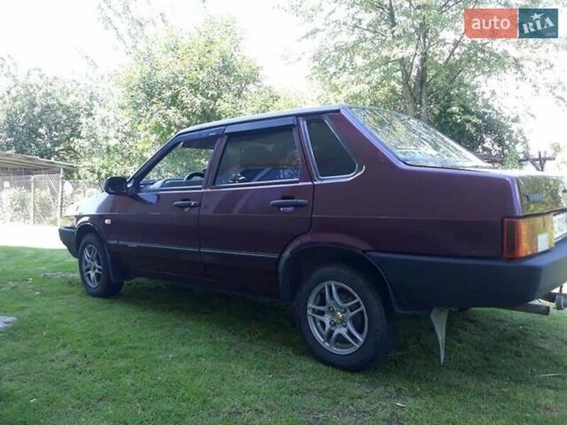 Красный ВАЗ 21099, объемом двигателя 1.6 л и пробегом 190 тыс. км за 2400 $, фото 3 на Automoto.ua