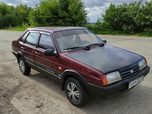 Красный ВАЗ 21099, объемом двигателя 0 л и пробегом 300 тыс. км за 1400 $, фото 1 на Automoto.ua