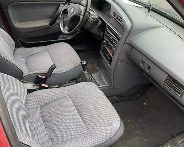 Красный ВАЗ 21099, объемом двигателя 1.6 л и пробегом 200 тыс. км за 1550 $, фото 4 на Automoto.ua