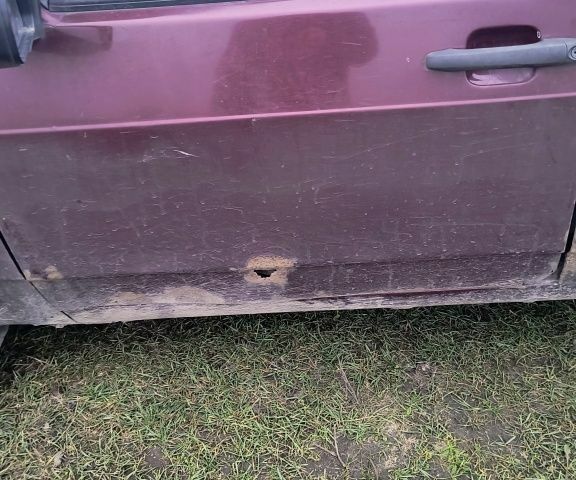 Красный ВАЗ 21099, объемом двигателя 1.6 л и пробегом 270 тыс. км за 830 $, фото 4 на Automoto.ua