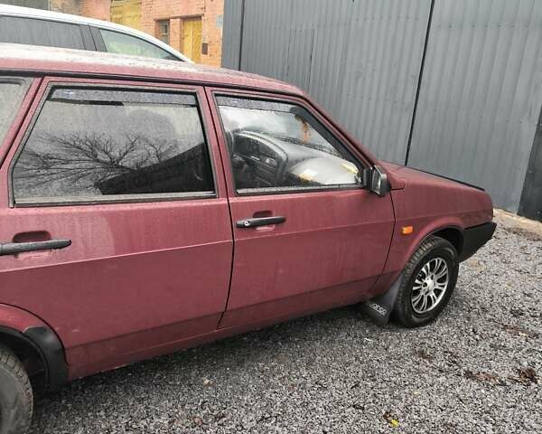 Червоний ВАЗ 21099, об'ємом двигуна 1.6 л та пробігом 161 тис. км за 2500 $, фото 3 на Automoto.ua