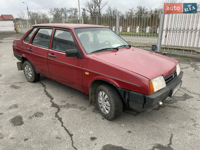 Красный ВАЗ 21099, объемом двигателя 1.6 л и пробегом 200 тыс. км за 1550 $, фото 1 на Automoto.ua