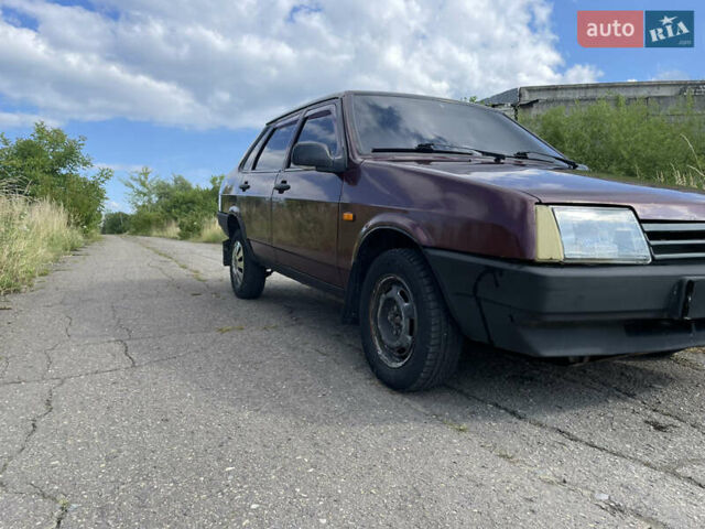 Красный ВАЗ 21099, объемом двигателя 1.6 л и пробегом 221 тыс. км за 1500 $, фото 3 на Automoto.ua