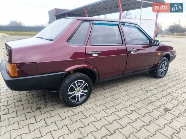 Красный ВАЗ 21099, объемом двигателя 1.6 л и пробегом 184 тыс. км за 2300 $, фото 2 на Automoto.ua