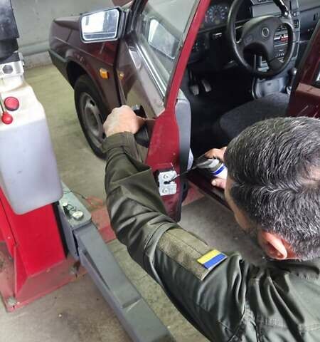 Красный ВАЗ 21099, объемом двигателя 1.6 л и пробегом 25 тыс. км за 5700 $, фото 126 на Automoto.ua