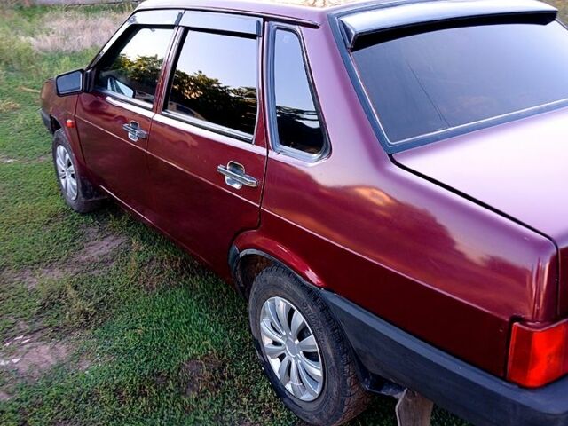 Красный ВАЗ 21099, объемом двигателя 1.6 л и пробегом 297 тыс. км за 1800 $, фото 4 на Automoto.ua