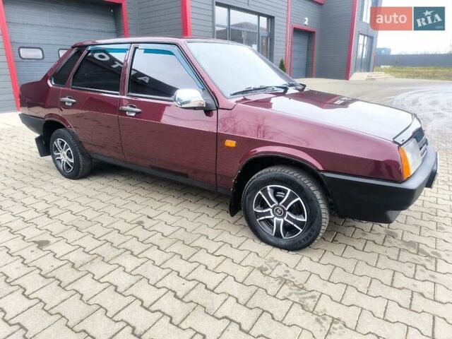 Красный ВАЗ 21099, объемом двигателя 1.6 л и пробегом 184 тыс. км за 2300 $, фото 1 на Automoto.ua